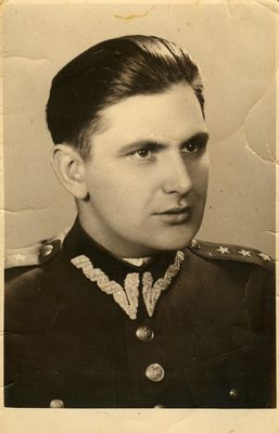 Z pamiętnika Hanny Porembińskiej Wróblewskiej
Jerzy Szmelczyński - lekarz z Płocka zamordowany w Charkowie o czym także informuję Gazeta Lekarska

Słowa kluczowe: Rodzina Gornickich