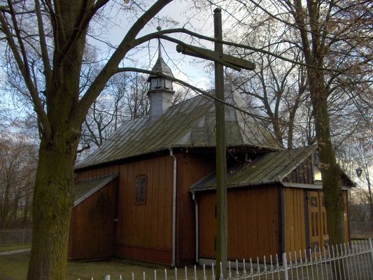 BRWILNO
Zabytkowy, drewniany kościół parafialny. Ciekawostką jest to, że do parafii w Brwilnie należy kilka płockich ulic: Maszewska, Sosnowa, Traktowa (całe), Długa, Dobrzyńska, Szpitalna i Zglenickiego (częściowo).
Słowa kluczowe: Brwilno