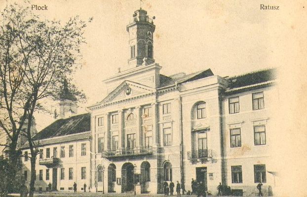 Ratusz
z  internetu  na  www.bibl.plock.pw
