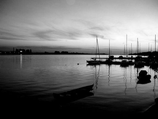 płocka przystań nocą
lato 2006r.
