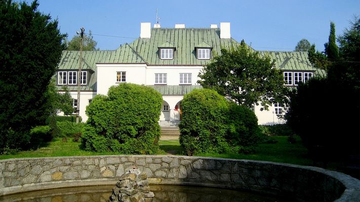 Dawny dworek w Nowym Trzepowie
Obecnie znajduje się tu Instytut Nauk Ekonomicznych
