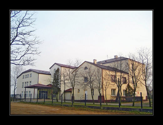 Szkoła w Radzanowie
Słowa kluczowe: szkoła Radzanowo