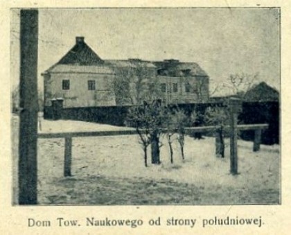 dom Towarzystwa Naukowego od strony południowej 
1922r.
Słowa kluczowe: dom Towarzystwa Naukowego od strony południowej  1922r.