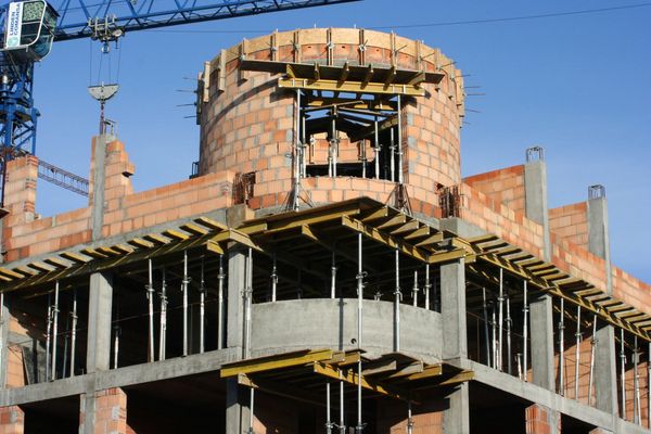 Budowa - Podolszyce Południowe
Mamy XXI wiek, powstają nowe bloki mieszkalne, również na naszym Osiedlu. A to ma być baszta dla księżniczki?
