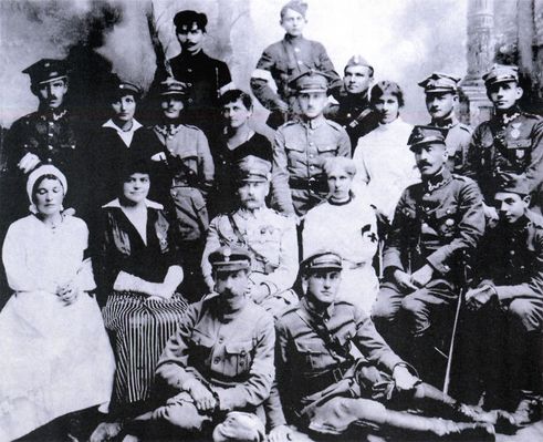 Obrońcy Płocka w 1920 roku
Marcelina Rościszewska - drugi rząd, druga od lewej;
Janina Śmieciuszewska - trzeci rząd, druga od lewej
