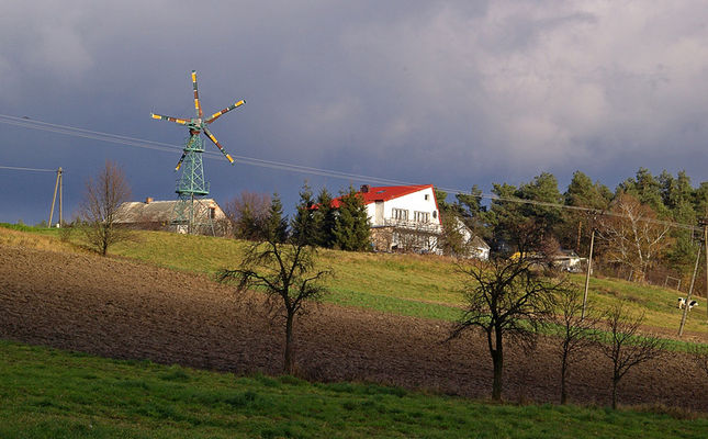 widok na wiatrak w Murzynowie
Słowa kluczowe: murzynowo, wiatrak, okolice płocka