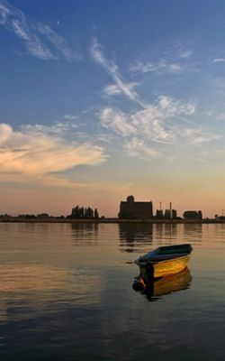 Widok na port w Radziwiu od strony ul. Rybaki
