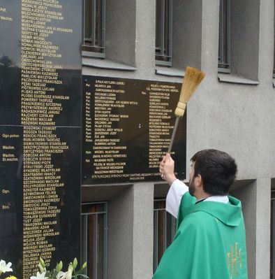 poświęcenie tablicy pamięci poleglych żolnierzom płockich w latach 1939 - 1945
Tablicę poświęcił Salezjanin ks. Grzegorz Radziszewski
Słowa kluczowe: stanisławówka