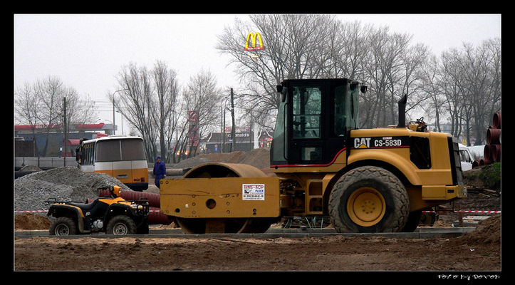 Tym się buduje drogi dojazdowe :)

