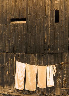 Romowie w Płocku - budynek przy ul. Misjonarskiej, widok od ul Jakubowskiego
