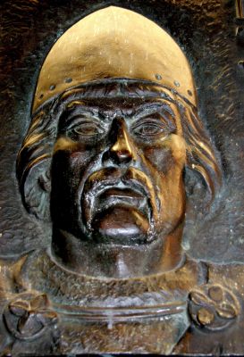 Bolesław III Krzywousty.
Fragment tablicy umieszczonej u stóp Wieży Zegarowej.
Słowa kluczowe: Zdjęcie zrobione bez statywu.