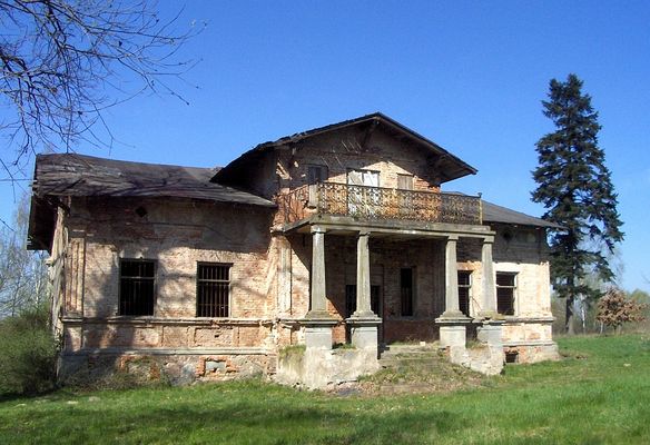 Dwór w Rembielinie
Dwór z końca XIX w. otoczony jest resztkami ładnego niegdyś parku.
Słowa kluczowe: Rembielin dwór