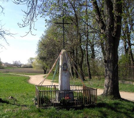 Krzyż przydrożny w Rembielinie
Słowa kluczowe: Rembielin