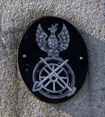 Pomnik 100 km w Trzepowie
Przedwojenna branżowa odznaka drogowców polskich.
Słowa kluczowe: Trzepowo pomnik