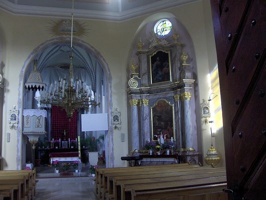 Miszewo Murowane
Wnętrze kościoła widziane z kruchty, ślady gotyku zatarły: pożar i dwie przebudowy.
Słowa kluczowe: Miszewo