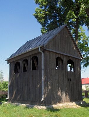 Miszewko Strzałkowskie
Drewniana dzwonnica kryjąca zabytkowy dzwon z 1651 roku.
Słowa kluczowe: Miszewko Srtzałkowskie