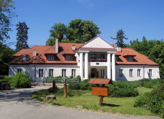 Miszewo Murowane
Dwór z pierwszej ćwierci XX w., obecnie Dom Pomocy Społecznej "Nad Jarem" w Nowym(?) Miszewie.
Słowa kluczowe: Miszewo Murowane