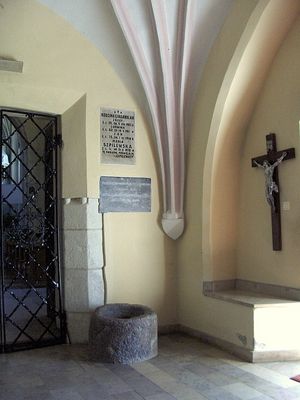 Miszewo Murowane
Kruchta - gotyckie pozostałości: żebrowanie sklepienia, kamienne ościeże portalu i kamienna kropielnica tak usytuowana, że wymusza przyklęknięcie.
Słowa kluczowe: Miszewo Murowane