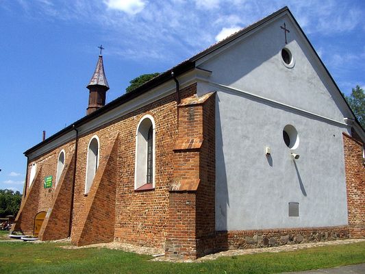 Kobylniki
Zabytkowy kościół z połowy XVI wieku ze skarpami charakterystycznymi dla gotyku.
Słowa kluczowe: Kobylniki