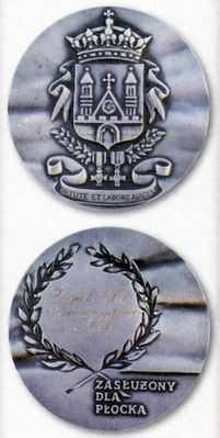 "Igiełki" zasłużone dla Płocka
Medal przyznany z okazji 50-lecia istnienia szkoły.
Słowa kluczowe: Płock szkoła igiełki