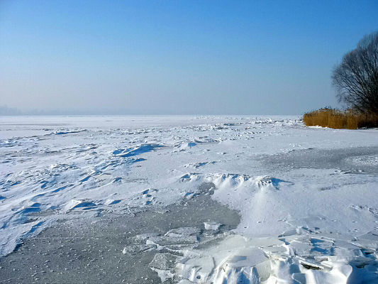 Wisła w okolicach Cierszewa
lód i śnieg 
Słowa kluczowe: Wisła lód śnieg Cierszewo