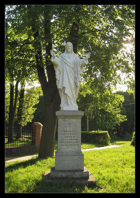 Figura Chrystusa przed kościołem Świętej Trójcy
Sikórz
Słowa kluczowe: Sikórz