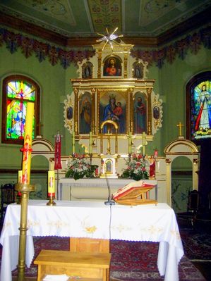 Ołtarz Główny w kościele drewnianym pw. Św. Marcina w Słupnie
