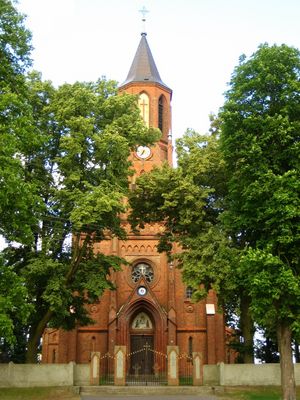Kościół parafialny pod wezwaniem Najświętszej Maryji Panny w Nowym Duninowie
Kościół pod wezwaniem NMP w Nowym Duninowie pochodzi z początku XX wieku.
Obiekt ten stanowi przykład architektury neogotyckiej. Jest to monumentalna, pięciorzędowa hala o jednej nawie. Kościół zbudowany jest w kształcie przedłużonego krzyża. Boczne ramiona tworzą dwie kaplice. 
