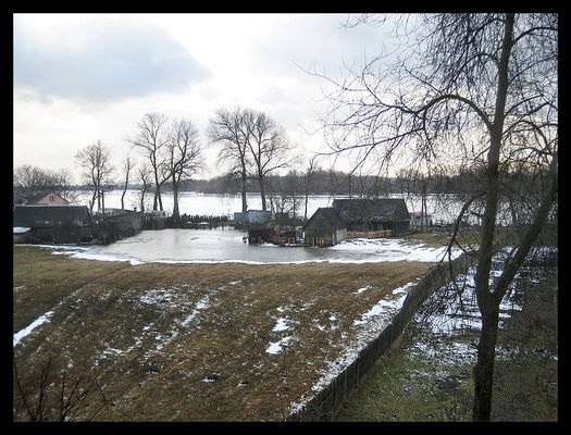 Powódź
* * * *
os. Borowiczki, ul. Gmury - dnia 3 marca 2010 r.
Słowa kluczowe: Borowiczki