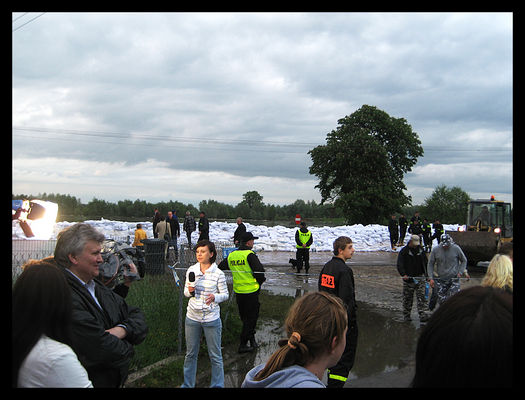 Powódź w Dobrzykowie
* * * *
Powódź na Wiśle dn. 24 maja 2010 r.
Słowa kluczowe: okolice Płocka