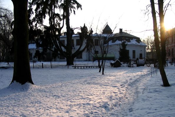 pałacyk myśliwski
tzw pałacyk myśliwski - obiekt wchodzący w skład zespołu pałacowo - parkowgo w Nowym Duninowie
Słowa kluczowe: Nowy Duninów pałacyk myśliwski