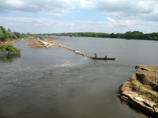 rozkopany wał przeciwpowodziowy w Dobrzykowie
woda już opada
Słowa kluczowe: wał Dobrzyków powódź 2010r.