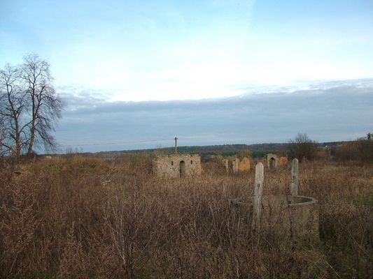 Ruiny w Ulaszewie cz.II
Proszę zwrócić uwagę na studnię. Z zewnątrz, zwykła, zdewastowana...a w środku jakże  ciekawa...

